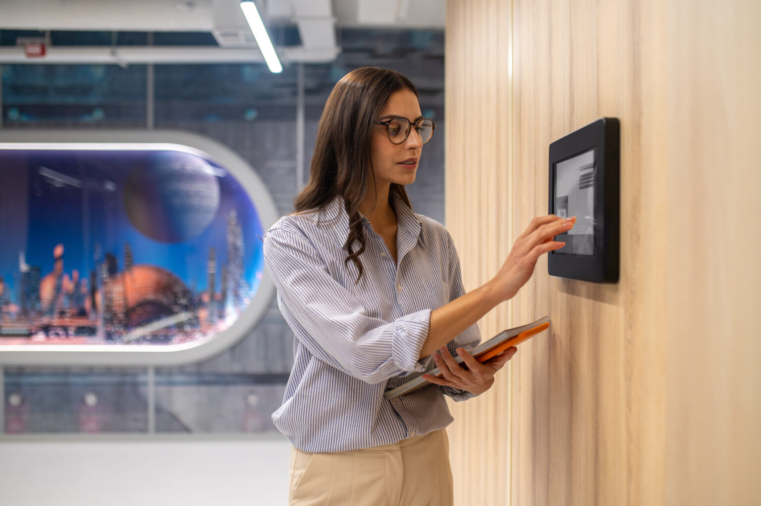 System Electronics Entry: Control de accesos biométrico y por tarjeta